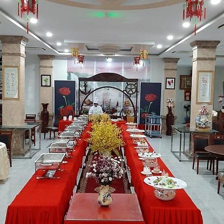 Phuc Ngoc Hotel Rach Gia Esterno foto