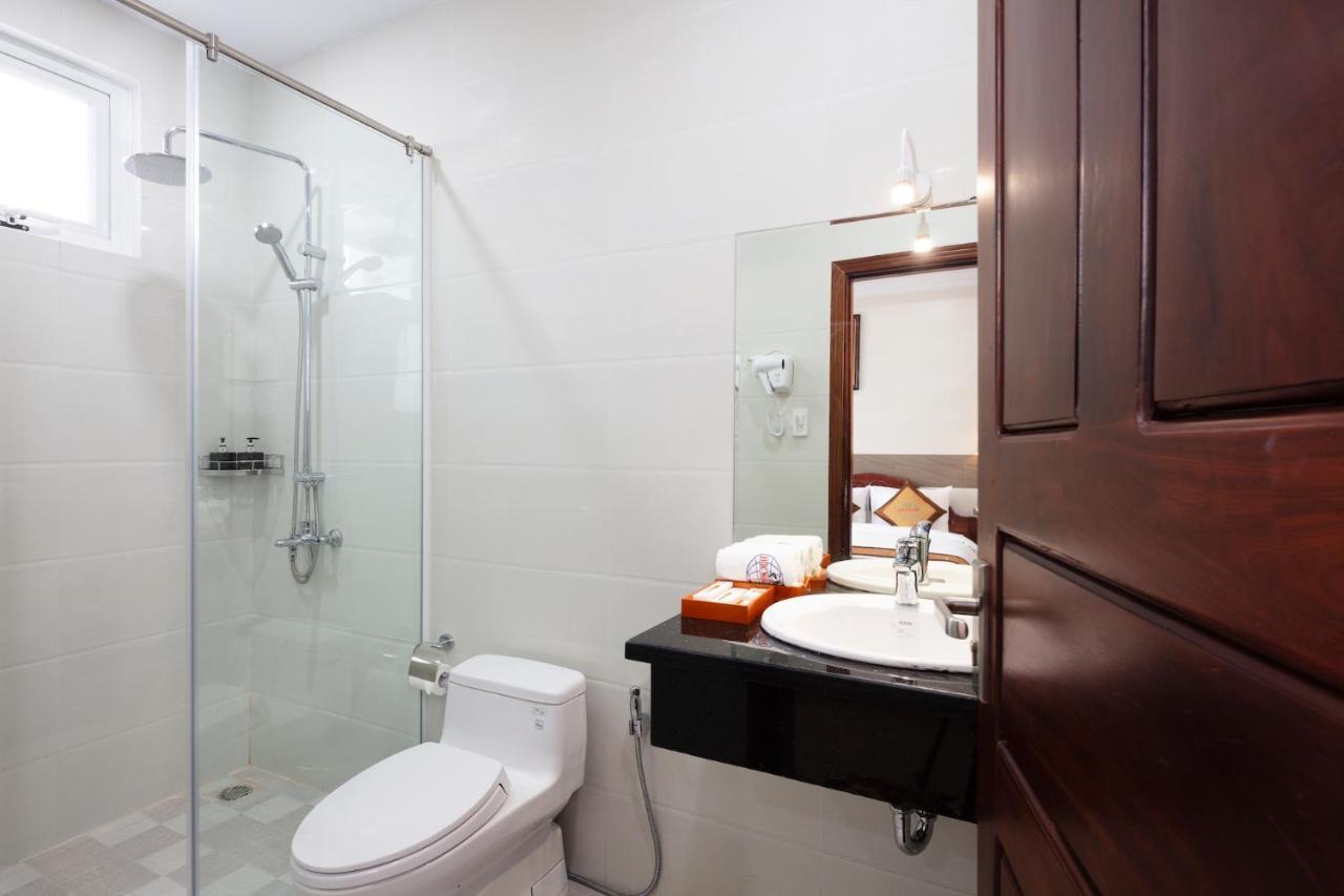 Phuc Ngoc Hotel Rach Gia Esterno foto