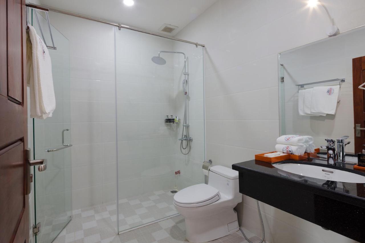 Phuc Ngoc Hotel Rach Gia Esterno foto