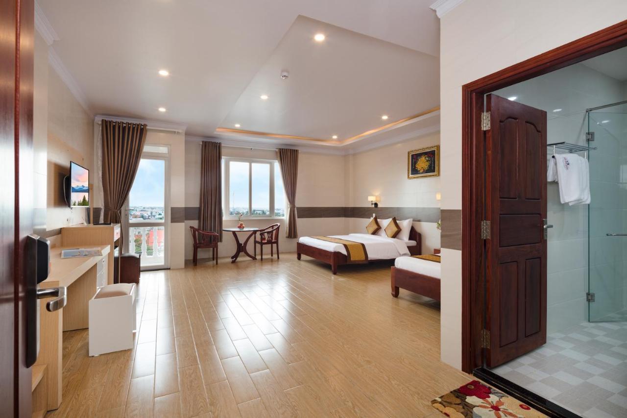 Phuc Ngoc Hotel Rach Gia Esterno foto