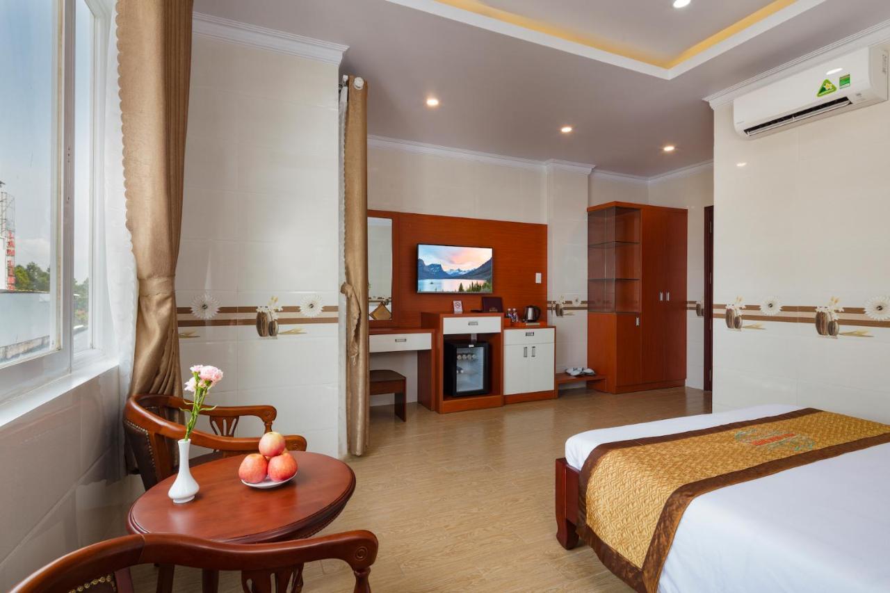 Phuc Ngoc Hotel Rach Gia Esterno foto
