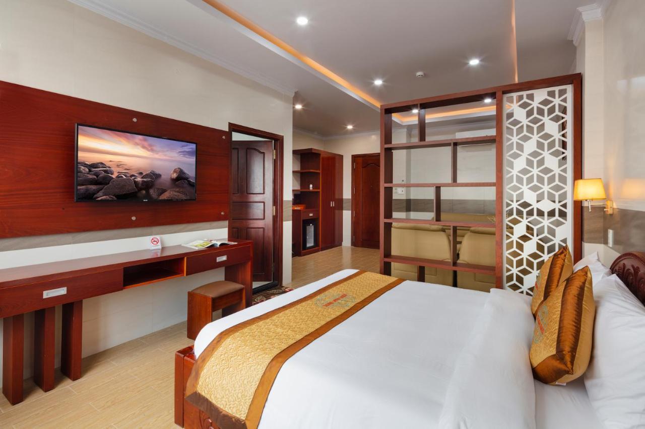 Phuc Ngoc Hotel Rach Gia Esterno foto