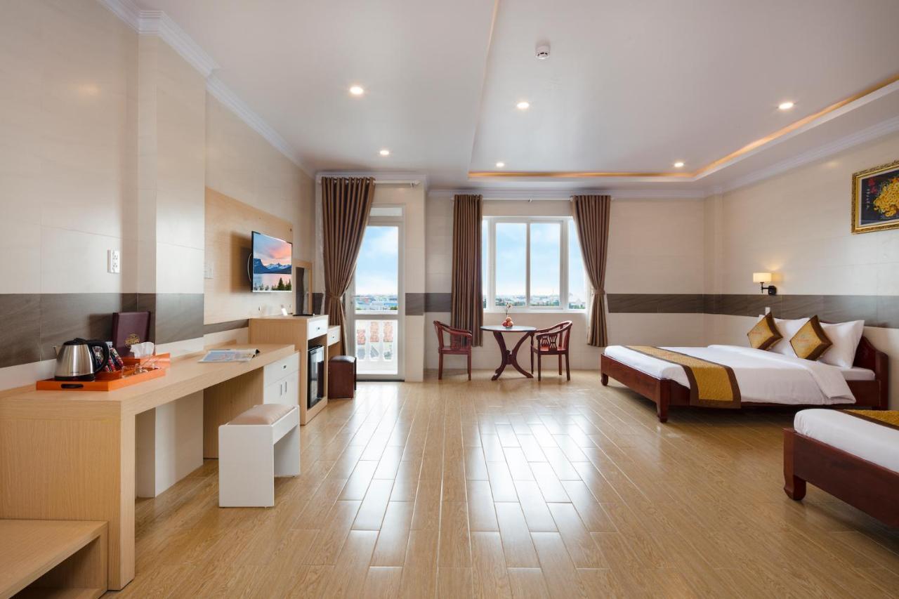Phuc Ngoc Hotel Rach Gia Esterno foto