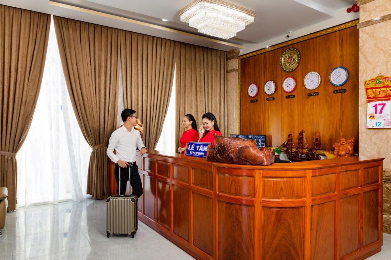 Phuc Ngoc Hotel Rach Gia Esterno foto