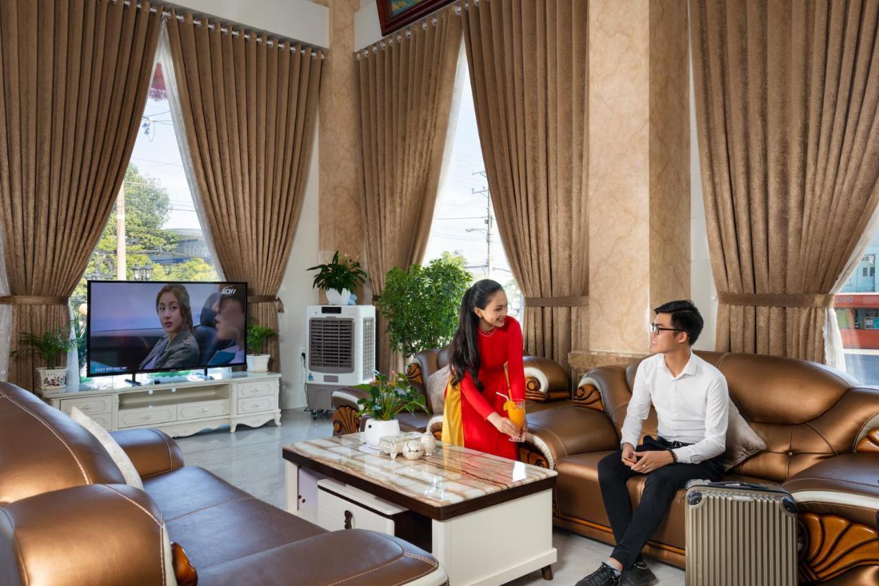 Phuc Ngoc Hotel Rach Gia Esterno foto